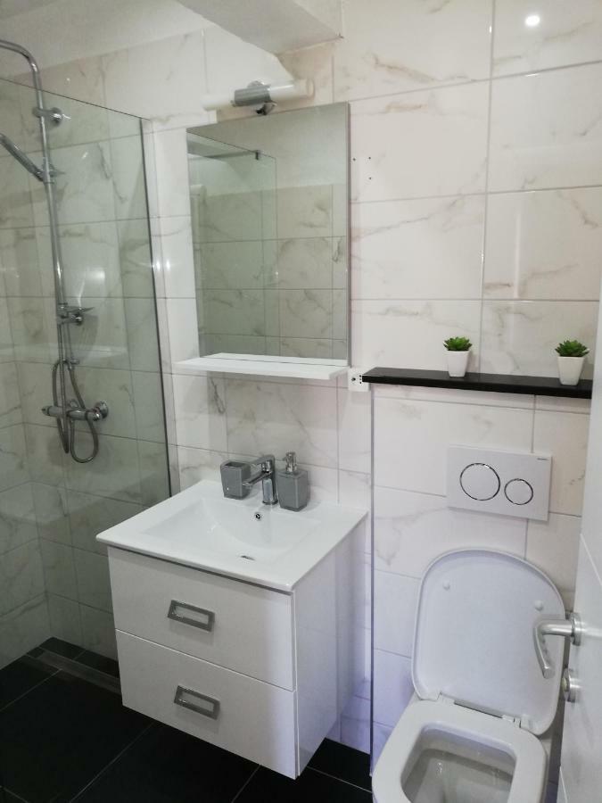 Apartment Stojan A1 Marina Luaran gambar