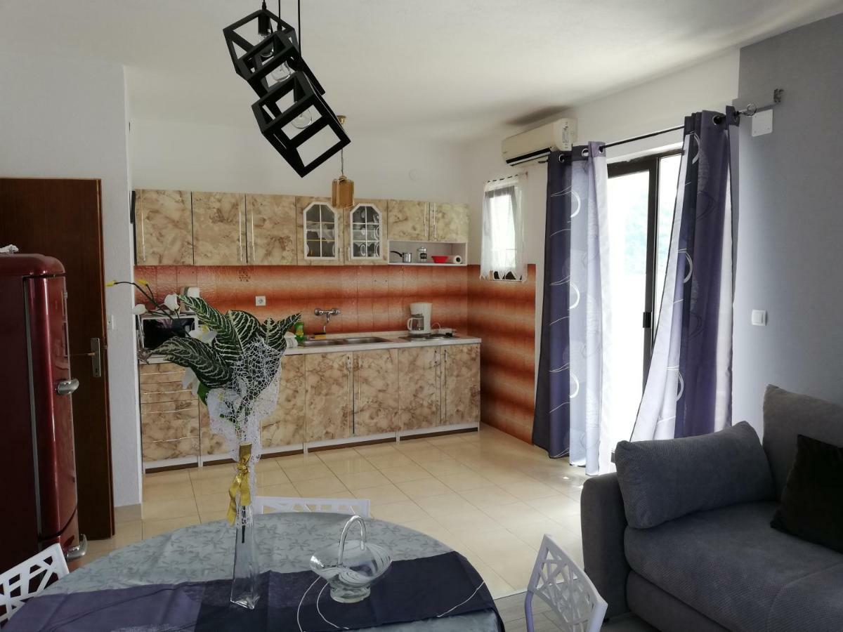 Apartment Stojan A1 Marina Luaran gambar